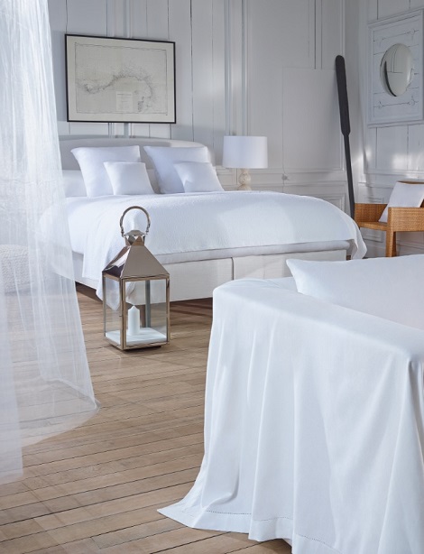 Vispring boxspring Marquess-Superb_dressed_wit,skirt,gebogen hoofdbord
